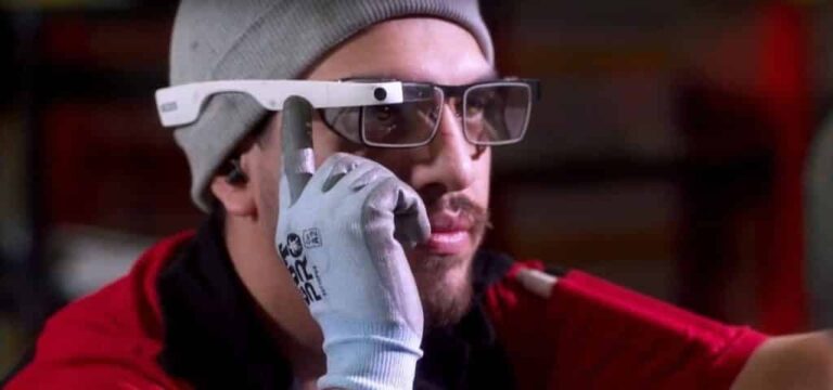 Google officially kills off the Google Glass