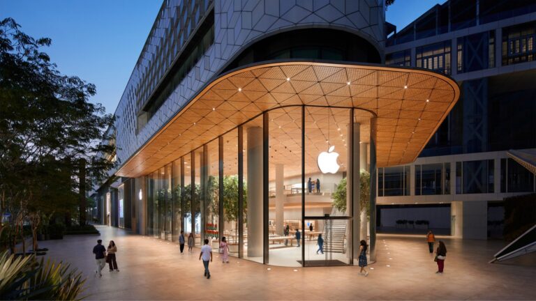 Apple Officially Inaugurates Its First-Ever Retail Store in India