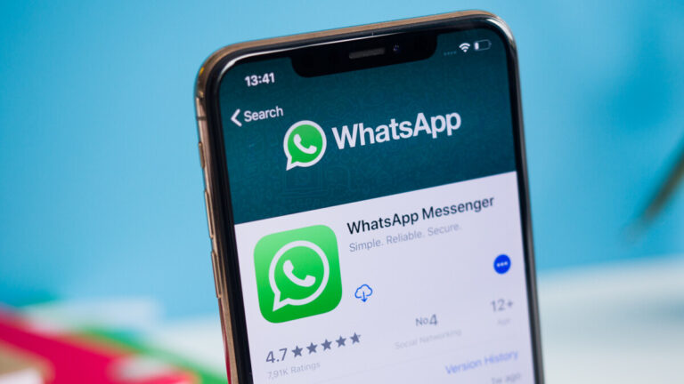 WhatsApp is rolling out the ability to save disappearing messages with the sender’s permission