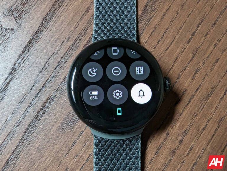 It looks like Material You dynamic theming is part of Wear OS 4