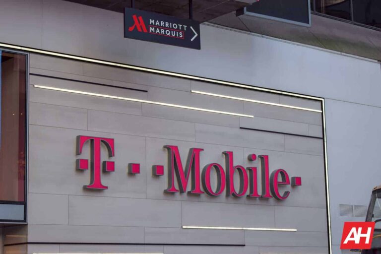 T-Mobile CEO says tech leaders should “get back to the offices”