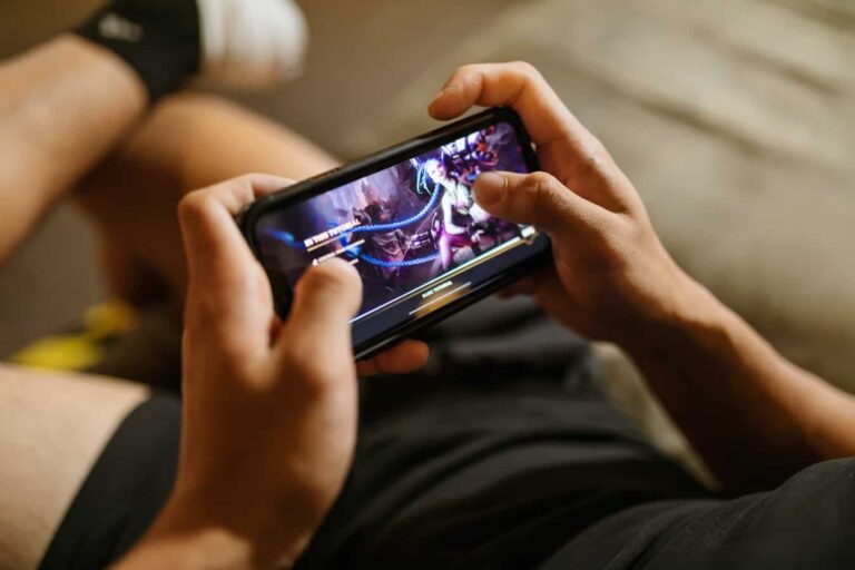 Harnessing smartphone capabilities for immersive gaming experiences