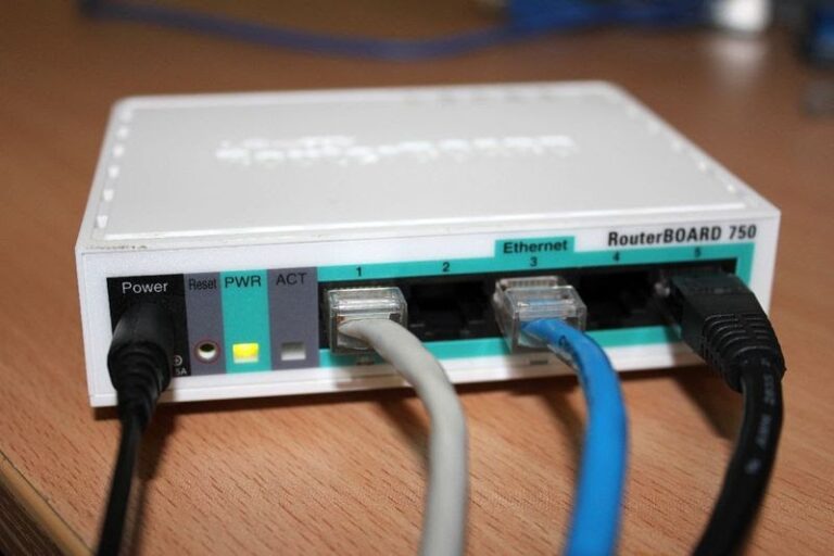 Critical Privilege Escalation Flaw Risks 900K+ MikroTik Routers