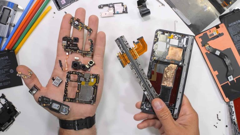 Watch the world’s thinnest foldable get assembled, the HONOR Magic V2