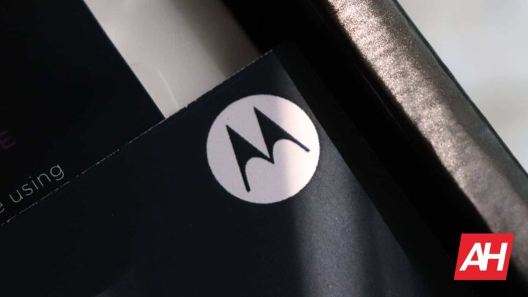 Some Motorola Razr 50 Ultra specs confirmed, live images appear