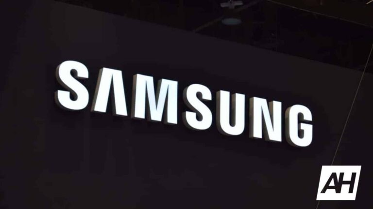 Samsung showcases bezel-less smartphone display