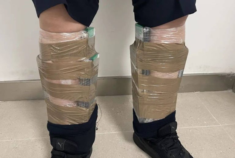 Man tried to smuggle 68 iPhones by taping them to his body