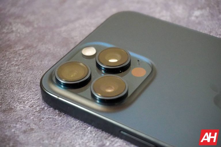 iPhone 15 & iPhone 15 Pro camera sensors pose side-by-side