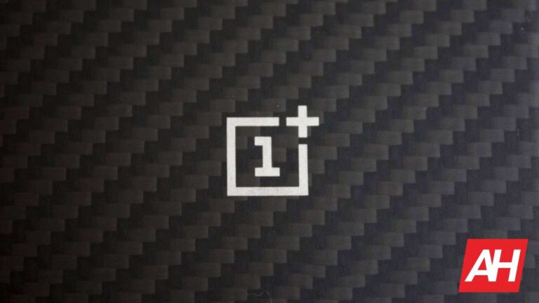 Official OnePlus 12 cases shown following phone’s design confirmation