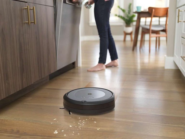 Save $200 on iRobot’s Roomba Combo i5+ robot vacuum