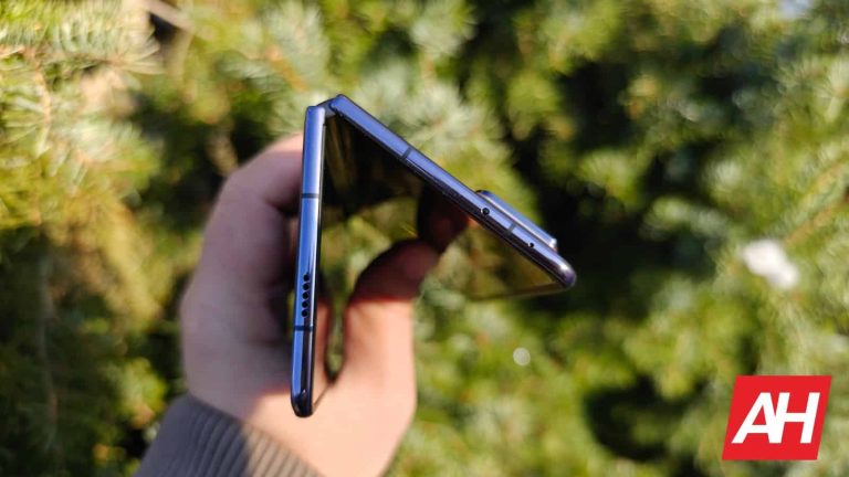 Microsoft files a patent for a proper foldable smartphone