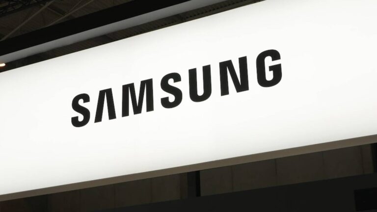 Samsung seeks ways to enter the mobile banking game via a “super app” like WeChat