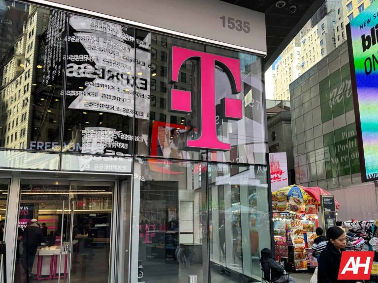 T-Mobile probes mysterious texts bribing employees for SIM swaps